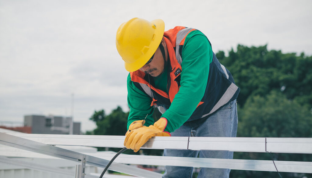 Maximiza tus Deducciones de Impuestos- Cómo Manejar Contratistas y Empleados de Forma Efectiva - PL taxes